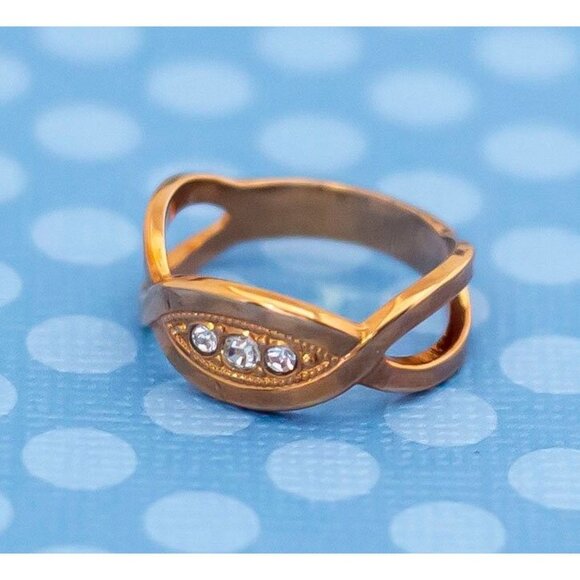 Vintage Minimalist Copper Tone Rhinestone Ring by Avon Size 7 - M11 - Picture 3 of 4